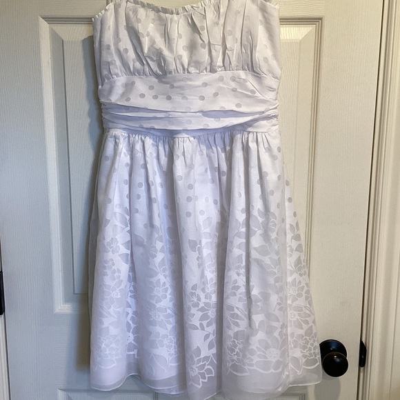 ARDEN B Feminine Strapless White Dress, Size M - Picture 3 of 11